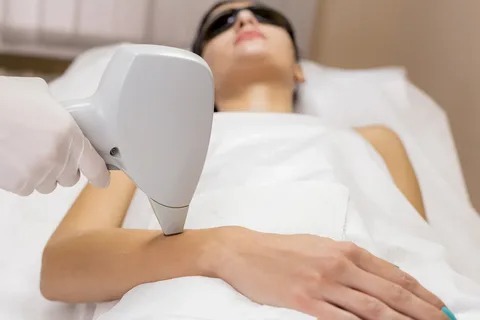 <strong><em>Benefits of Laser Hair Removal</em></strong>