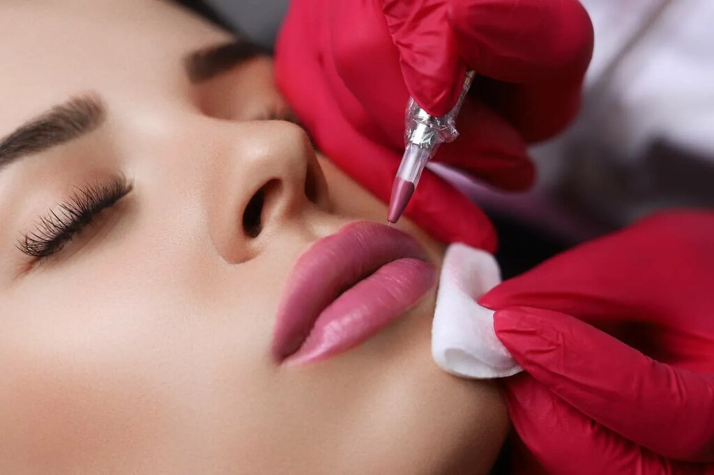 Dos and Don'ts of Permanent Makeup Aftercare: Maximizing Results and Minimizing Risks
